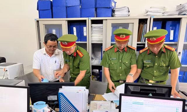 Khởi tố vụ án nhận hối lộ tại Chi cục Thủy sản Thừa Thiên-Huế 