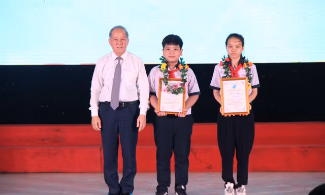 Học sinh THCS Trần Phú giành giải nhất thi sáng tạo thanh thiếu niên, nhi đồng tỉnh TT-Huế