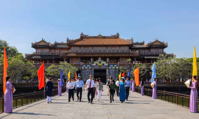 Giám đốc Trung tâm Di sản Thế giới UNESCO thăm Quần thể di tích Cố đô Huế