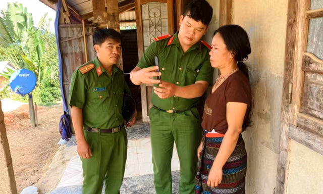 Tuổi trẻ Công an TT-Huế cuối tuần làm công an xã