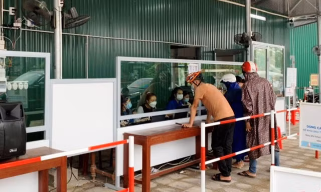 Người dân khi vào địa bàn TT-Huế không phải qua phê duyệt của chính quyền tỉnh như trước đây mà chỉ cần khai báo y tế trực tuyến, cấp mã QR