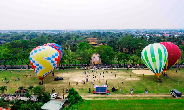 Lễ hội khinh khí cầu đã kết thúc một tháng rưỡi, cộng tác viên vẫn chờ nhận thù lao