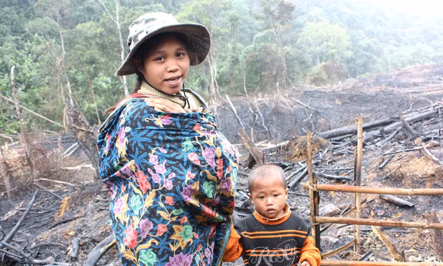 Mẹ con chị Hiên