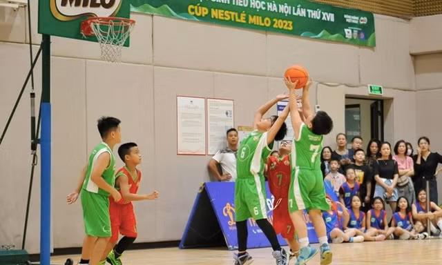 154 đội tranh tài tại Giải bóng rổ học sinh tiểu học Hà Nội 