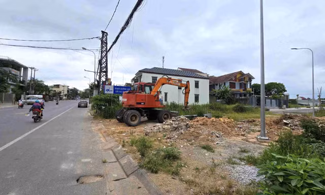 14 năm thi công chưa thông tuyến con đường gần 500m