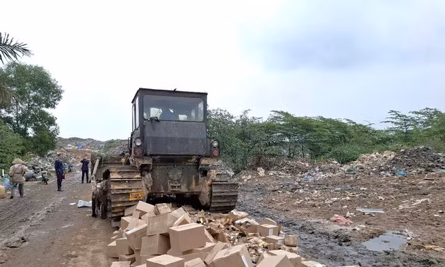 Quảng Trị: Tiêu hủy hàng hoá không rõ nguồn gốc xuất xứ trị giá hơn 6,5 tỷ đồng