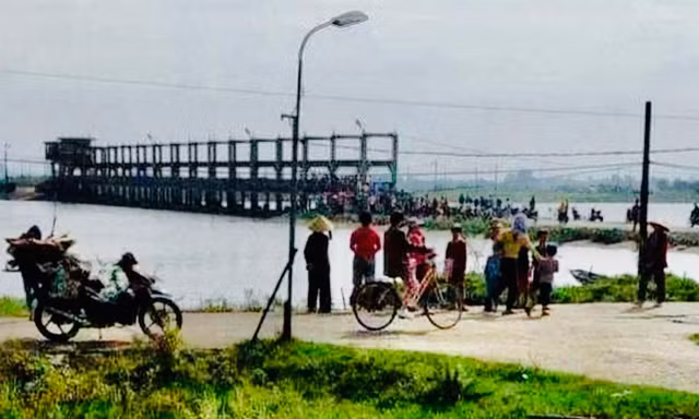 Thai phụ đuối nước tử vong khi giặt chiếu ở bờ sông