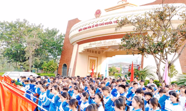 'Tiết học biên giới' vun đắp tình yêu quê hương đất nước