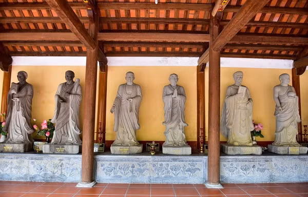 Về Hải Dương ngắm tòa tháp Cửu Phẩm Liên Hoa - Chùa Động Ngọ