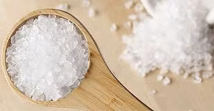 Vì sao phèn chua có thể làm sạch nước?