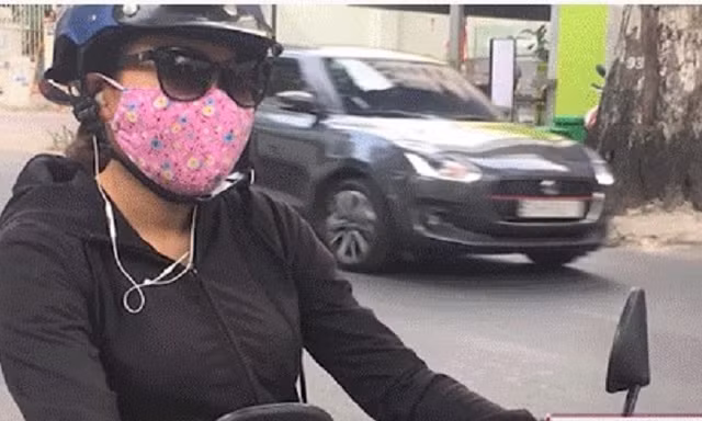 Đeo tai nghe khi lái xe bị phạt có... oan?