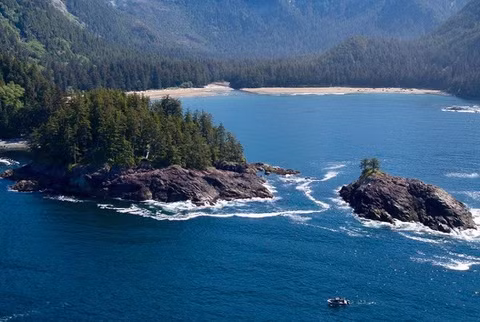 Ghé thăm hòn đảo bí ẩn nhất Canada