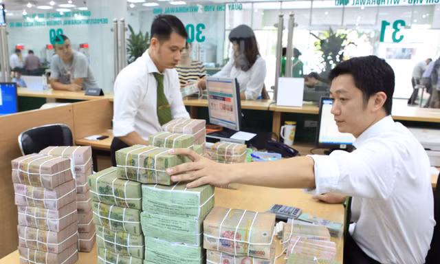 Hôm nay 19/11: NHNN điều hành hạ lãi suất tiền gửi, giảm lãi suất vay 