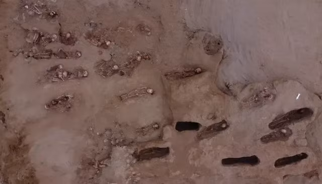 Khai quật cuộc hiến tế kinh dị với 76 trẻ em bị rạch ngực 