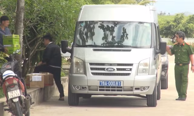 Công an khám xét một Trung tâm Đăng kiểm ở Phú Yên