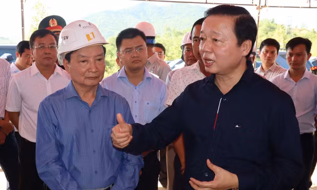 Phó Thủ tướng 'thúc' tiến độ cao tốc Bắc - Nam qua 4 tỉnh miền Trung