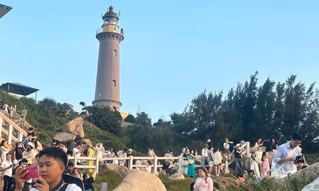 Lý do hàng nghìn người tìm đến Mũi Điện - Phú Yên