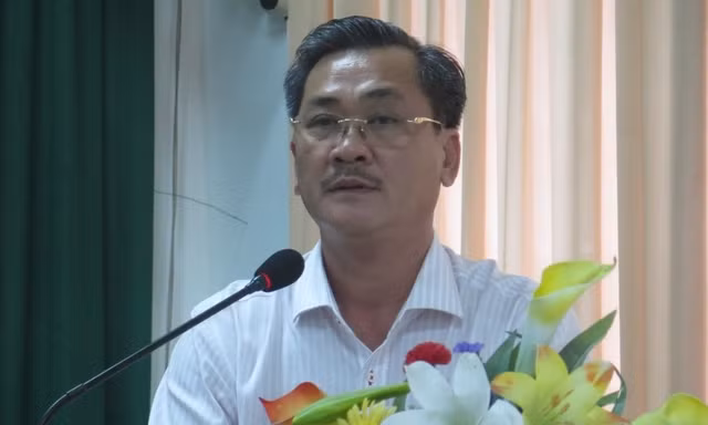 Phú Yên kỷ luật khiển trách một giám đốc sở và một ban quản lý 