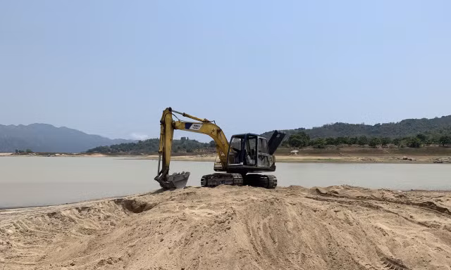 Khánh Hoà chỉ đạo xử lý khai thác cát trái phép tại hồ Cam Ranh, Suối Dầu