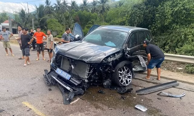 Xe chở Giám đốc Sở Tư pháp Khánh Hòa gặp nạn, 4 người bị thương