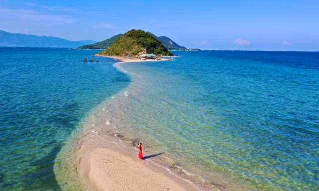 Đề xuất xây sân bay, sân golf, mở casino ở Khu kinh tế Vân Phong