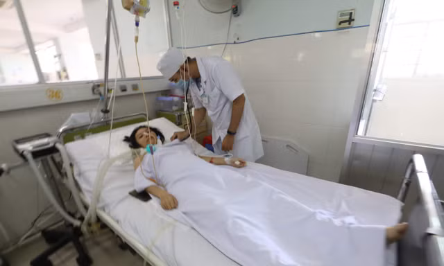 Khánh Hoà: 2 vợ chồng ngộ độc pate Minh Chay phải nhập viện