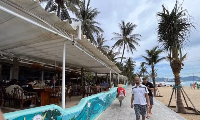 Gia hạn cho thuê đất nhà hàng chắn biển Nha Trang 