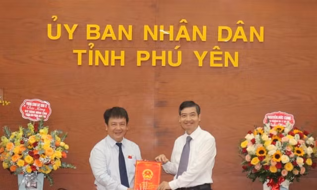 Giám đốc Ngân hàng Nhà nước được bổ nhiệm làm Chánh Văn phòng UBND tỉnh Phú Yên
