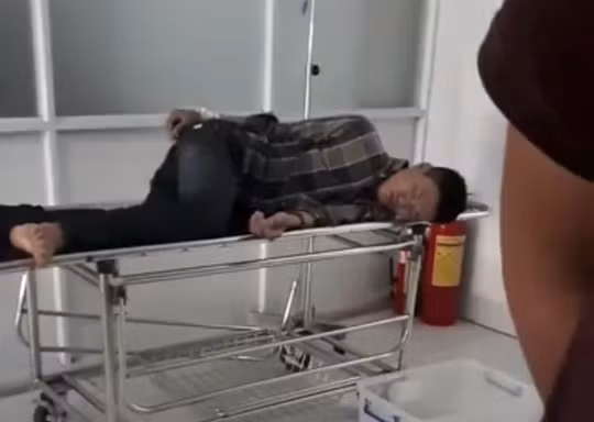 Đạt được "hiệp sĩ" đưa đến bệnh viện cấp cứu