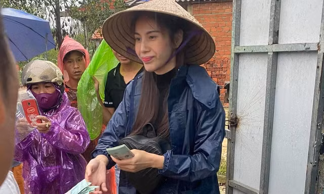 Thủy Tiên và ê-kíp bị "tố" không chịu trả lại 30 triệu tiền từ thiện chuyển khoản nhầm