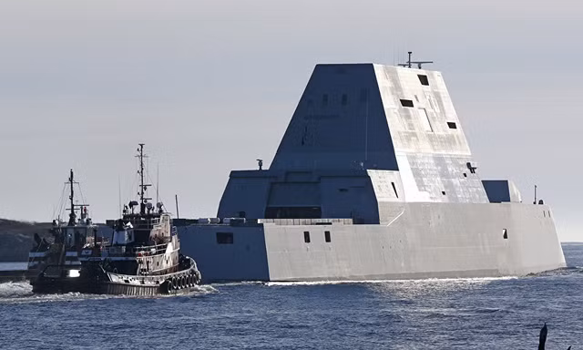 [VIDEO] Tàu khu trục USS Zumwalt lần đầu chạy thử trên biển