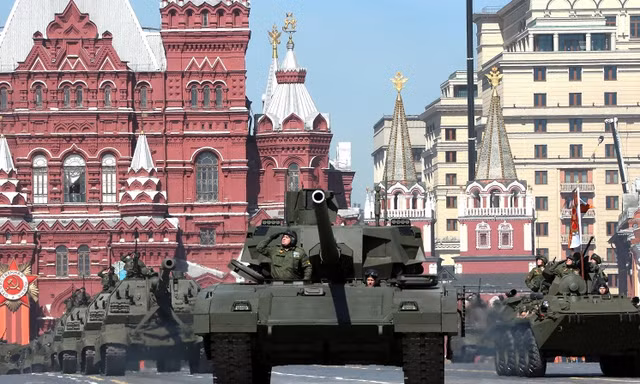 Siêu tăng T-14 Armata duyệt binh trên Quảng trường Đỏ hôm 9/5/2015