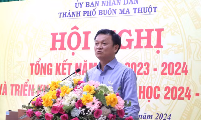Chủ tịch TP Buôn Ma Thuột: Cần đổi mới tư duy giáo dục chứ không phải đồng phục