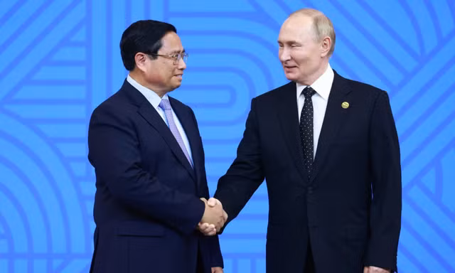 Tổng thống Nga Putin chào đón Thủ tướng Phạm Minh Chính và nhiều lãnh đạo dự Hội nghị BRICS mở rộng