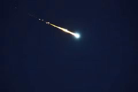 Cảnh sát vô tình quay được hình ảnh nghi UFO đầy bí ẩn