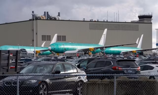 Boeing ‘đắp chiếu’ 200 máy bay ở bãi xe 