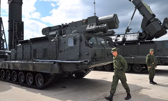 Hệ thống tên lửa phòng thủ S-400 của Nga. Ảnh: Sputnik