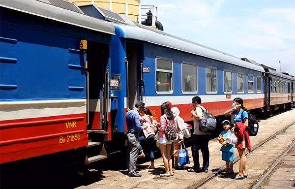 Bán vé tàu Tết sớm, đường sắt 'nói không' với ghế phụ