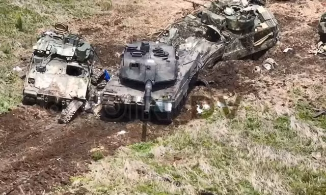 Mỗi chiếc tăng Leopard bị hạ được thưởng một triệu rúp