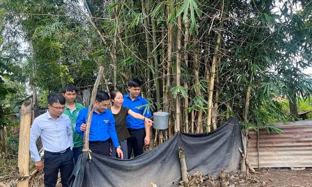Giúp đồng bào dân tộc thiểu số thay đổi nếp nghĩ, cách làm, thoát nghèo bền vững