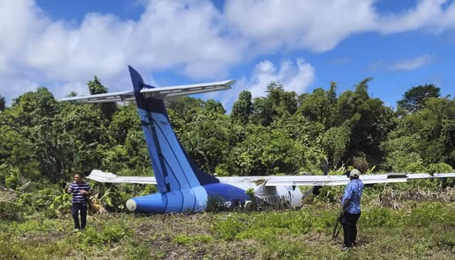Máy bay Trigana Air chở 48 khách trượt đường băng khi cất cánh
