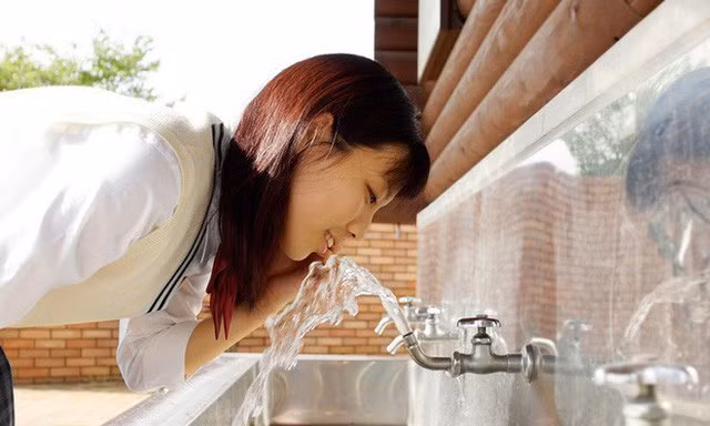 Quy trình xử lý nước ở Nhật Bản: Bất ngờ nước đóng chai từ vòi sinh hoạt