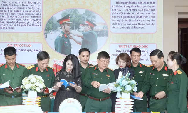 Sôi nổi ngày hội tri thức, lan tỏa phong trào đọc sách tại Trường Sĩ quan Lục quân 1