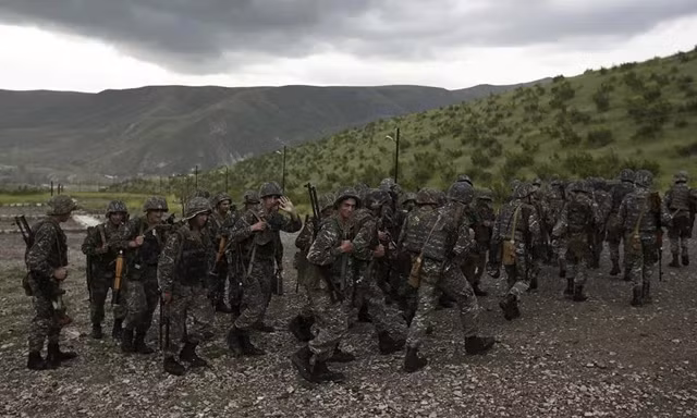 Các binh sĩ tại khu vực Nagorno-Karabakh. Ảnh: AP