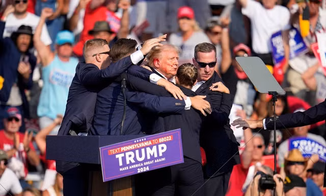 THẾ GIỚI 24H: Ông Trump chảy máu ở tai sau vụ nổ súng tại buổi vận động tranh cử