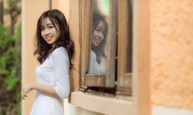 Tại trường, Thanh Thúy là phó bí thư của lớp và là ủy viên Ban chấp hành đoàn trường, đồng thời cũng tích cực tham gia câu lạc bộ nhảy và câu lạc bộ tình nguyện.