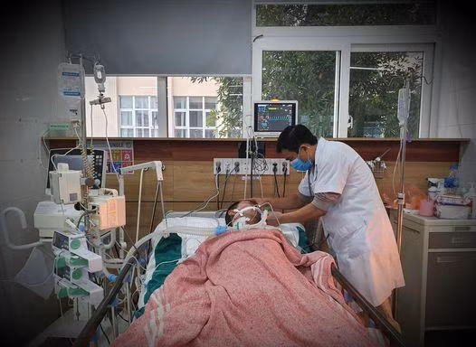 Nhiều ca ngộ độc 'rượu cồn' chết não, hôn mê sâu rồi tử vong