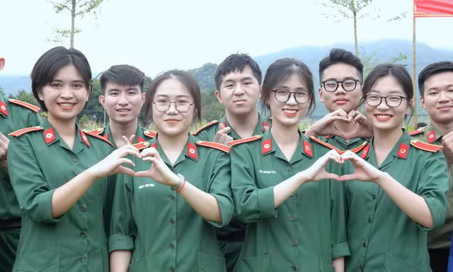 Thanh niên, phụ nữ Học viện Quân y luôn xung kích đi đầu 