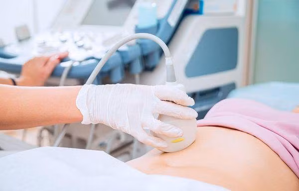 Cảnh báo căn bệnh nguy hiểm mắc do thức ăn đường phố, gỏi sống, nem chua