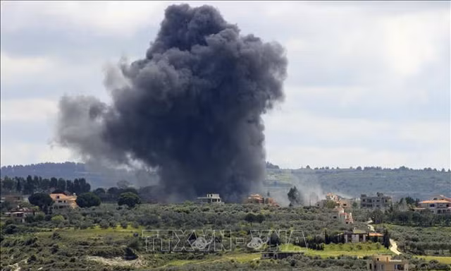 THẾ GIỚI 24H: Israel tấn công xuyên đêm vào miền Nam Liban, sát hại chỉ huy của Hezbollah